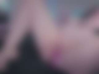 Ivy Swings MILF webcam performer live streaming