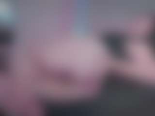Ivy Swings MILF webcam performer live streaming