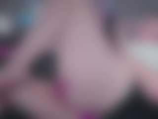 Ivy Swings MILF webcam performer live streaming