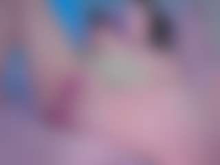 Ivy Swings MILF webcam performer live streaming