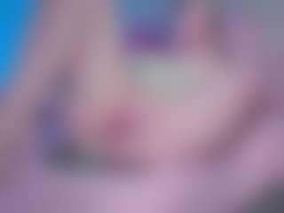 Ivy Swings MILF webcam performer live streaming