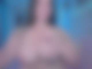 Live cam show with Ivy Swings - Green Eyes on CamwithHer