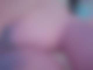 Live cam show with Ivy Swings - Fingers on Camming Site