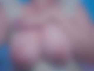 Ivy Swings MILF webcam performer live streaming