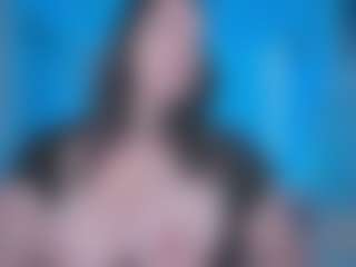 Ivy Swings MILF webcam performer live streaming