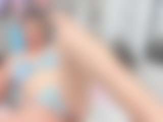charlotte MILF webcam performer live streaming