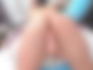 charlotte MILF webcam performer live streaming