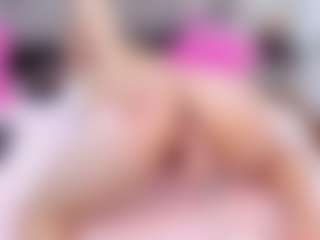 charlotte MILF webcam performer live streaming