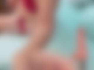 charlotte MILF webcam performer live streaming