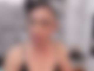 charlotte MILF webcam performer live streaming