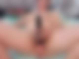charlotte MILF webcam performer live streaming