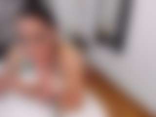 charlotte MILF webcam performer live streaming