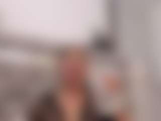 charlotte MILF webcam performer live streaming