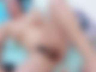 charlotte MILF webcam performer live streaming