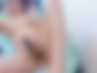 charlotte MILF webcam performer live streaming