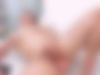 charlotte MILF webcam performer live streaming