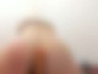 charlotte MILF webcam performer live streaming