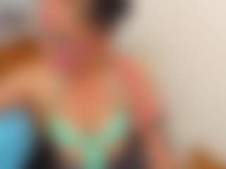 Live cam show with charlotte - Average on Camsoda