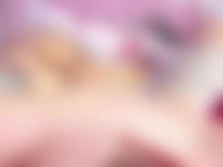 Live cam show with IndiraCollins - Deepthroat on LiveSexCams6