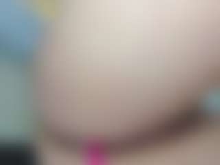Live cam show with BIANCAROY - Teen (18+) on StripNow