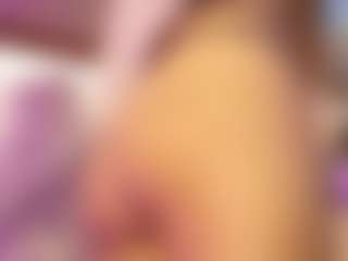 Live cam show with Emma nakamura - Fingers on Camsoda