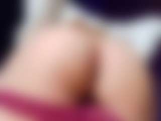 Live cam show with Emma nakamura - Little on SmokeAndPoke