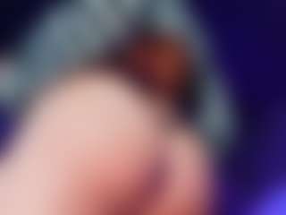 Live cam show with Emma nakamura - Latina Petite on Camsoda | colombia