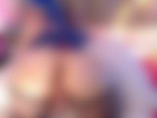 Emy-Ruiz's Live Sex Cam Show