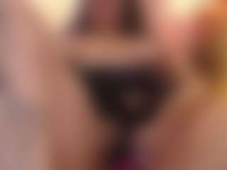 Live cam show with Keny-KENSI - Hairy Pussy MILF on TastyBlacksLive