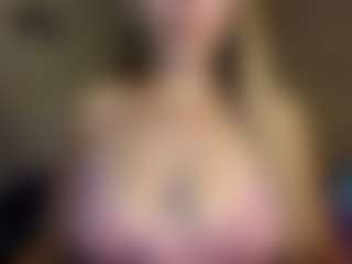Live cam show with rubia_oficialmilf - MILF on MyBangCams