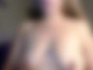 rubia_oficialmilf's Live Sex Cam Show