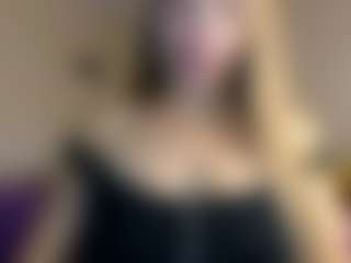 rubia_oficialmilf MILF webcam performer live streaming