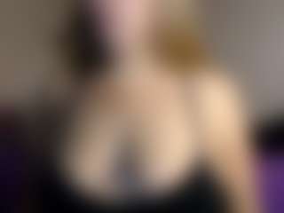 rubia_oficialmilf's Live Sex Cam Show