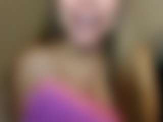 Live cam show with rubia_oficialmilf - Petite on MyBangCams