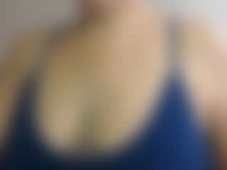 Live cam show with rubia_oficialmilf - Mobile MILF on Camsoda