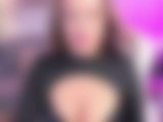 Live cam show with Aida-adams - Colombia MILF on StripNow