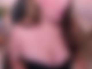 Live cam show with Aida Adams - Mature on Camsoda