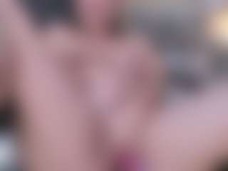 Live cam show with Aida Adams - Mature Middle Aged on Camsoda