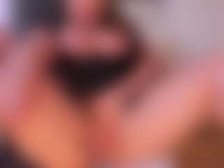 Live cam show with Aida Adams - Mature Young Adult on Milfs Live