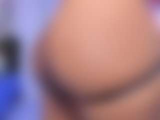 Live cam show with nikibryce - Butt Plug on realtime-chat