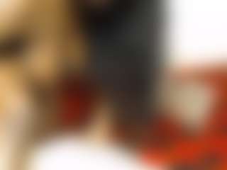 Live cam show with DangerCurvy - Shaved Pussy on CamClone