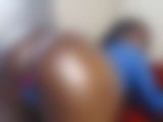 Live cam show with DangerCurvy - Ebony on CamClone