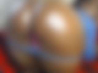 Live cam show with DangerCurvy - Striptease on Camming Site