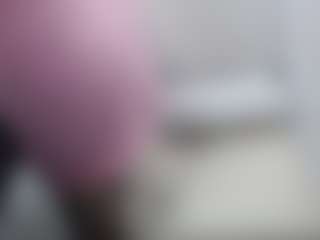 selenhax MILF webcam performer live streaming