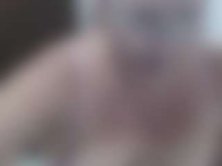selenhax MILF webcam performer live streaming