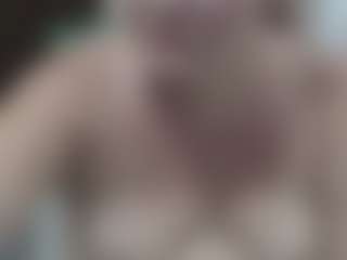 selenhax MILF webcam performer live streaming