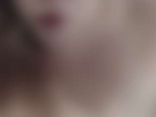 selenhax MILF webcam performer live streaming
