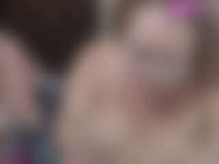 selenhax MILF webcam performer live streaming