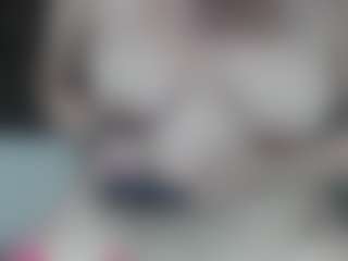 selenhax MILF webcam performer live streaming