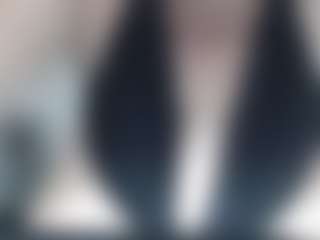selenhax MILF webcam performer live streaming